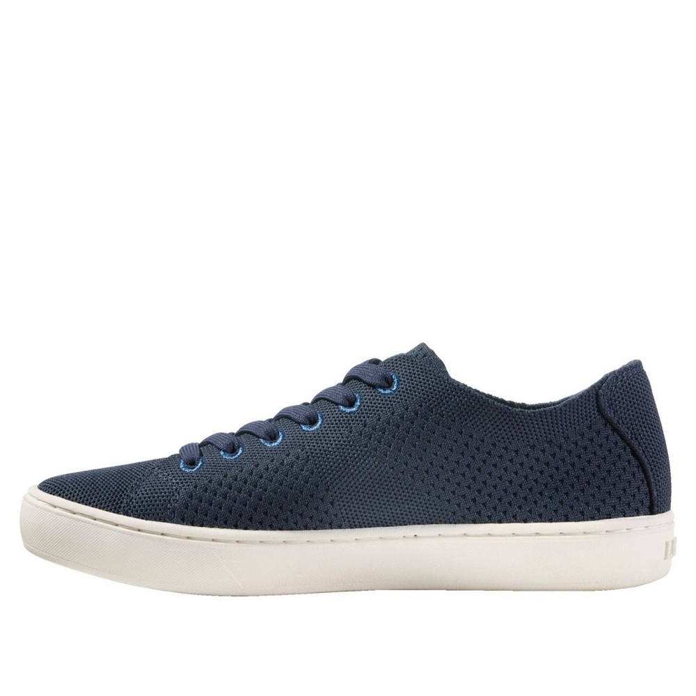 L.L. Bean Women’s Eco Bay Knit Navy Sneakers Sz 9 NWT